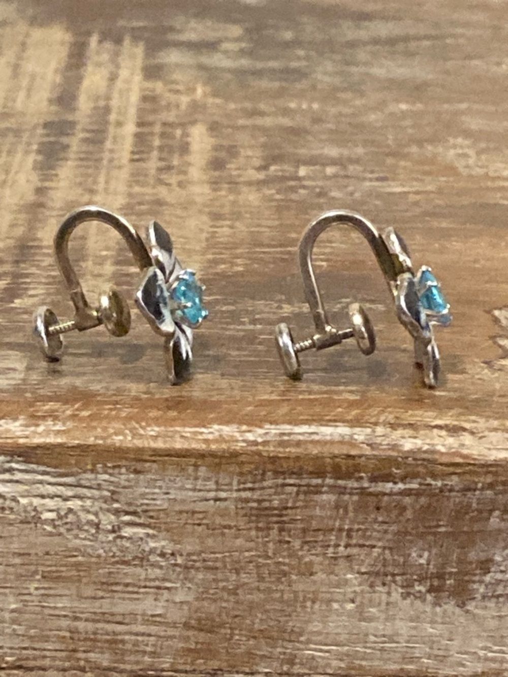 Vintage Sterling Silver Enamel Flower Earrings • Blue & White • Screw‑Back 5/8” - Picture 6 of 13